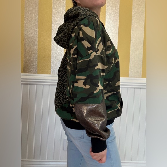 Asymmetrical camo hoodie - Picture 4 of 9